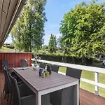 4 Bedroom In *